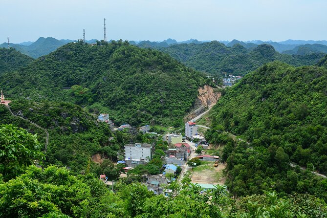 Hai Phong Romance: A Love-Filled Journey - Starting at the Statue of General Le Chan