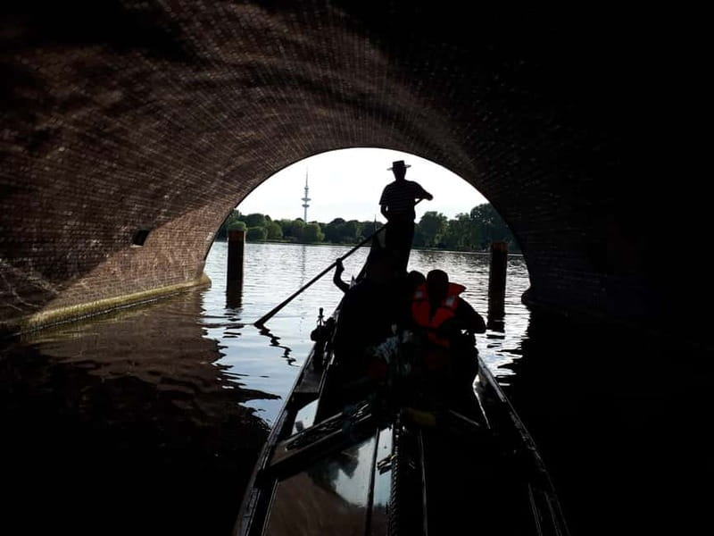 Hamburg Alster Lake romantic Tour in a Real Venetian Gondola - Is $51 a fair price?