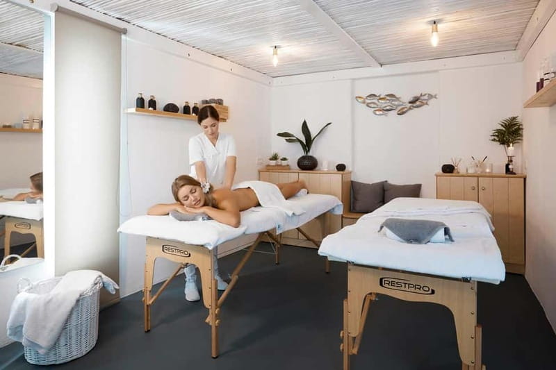 Imerovigli: Aromatherapy Couples’ Massage - Who will enjoy this experience most?