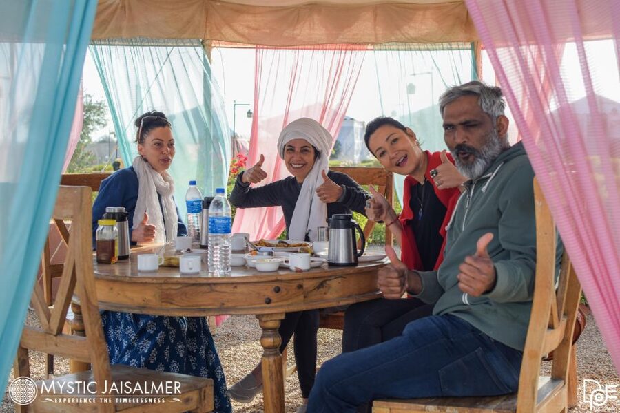 Jaisalmer: Romantic Night with Luxury Desert Camping - Reaching the Thar Desert by jeep and camel