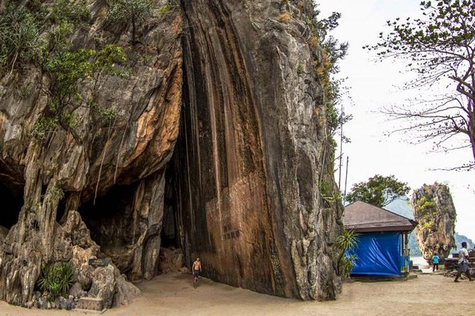 James Bond Island and Phang Nga Bay Sunset Romantic Trip By Phuket Seahorse Tour - Khao Tapu and Khao Phing Kan: the famous photo stop