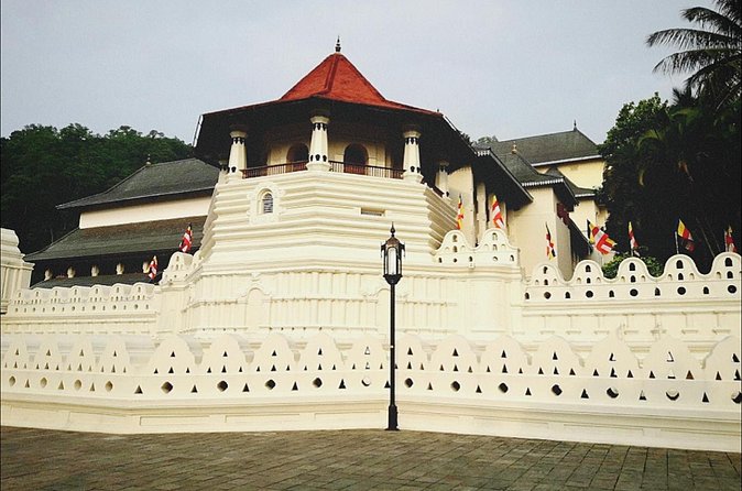 Kandy city tour for couple price - Kandy View Point: fifteen minutes above the city
