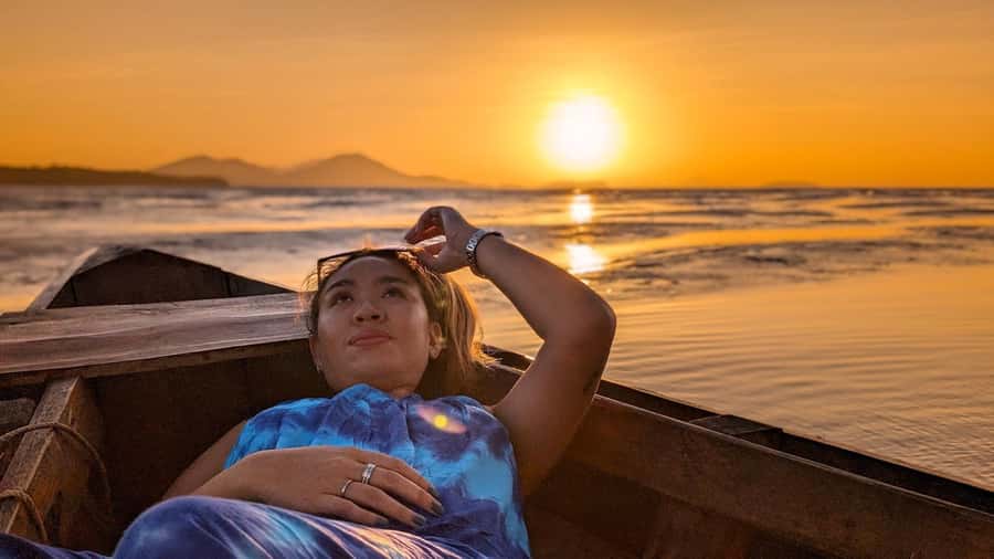 Koh Lanta: Romantic Sunrise Private Gondola Tour - Sunrise over Lanta Bay