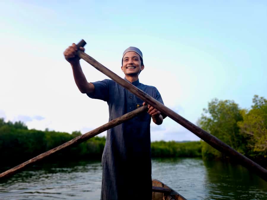 Koh Lanta: Romantic Sunrise Private Gondola Tour - Tung Yee Peng and the silent gondola ride