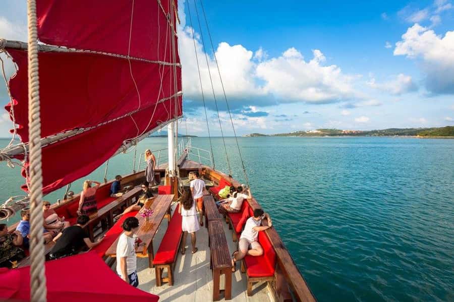 Koh Samui: Red Baron Romantic Sunset Dinner Cruise - The onboard host and language support
