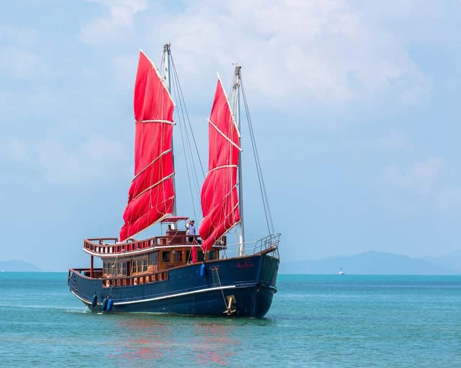 Koh Samui: Red Baron Romantic Sunset Dinner Cruise - Hotel pickup and the ride to Petcherat Marina