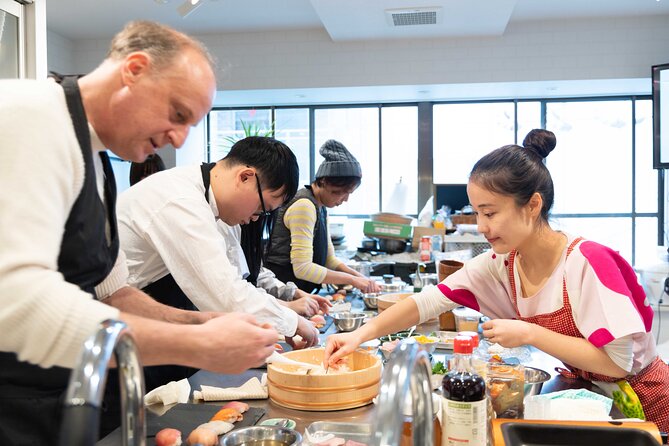 Kyoto: Enjoy Sushi & Market Tour! Best for Family & Couple! - Why this Kyoto cooking class works well for families and couples