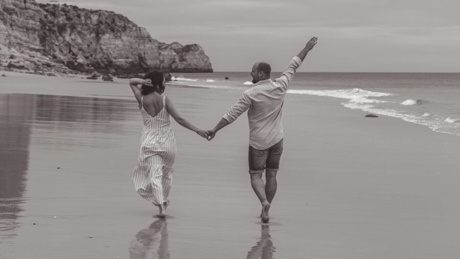 Lagos: Photoshoot for couple - Meeting Maria at the Lagos beach