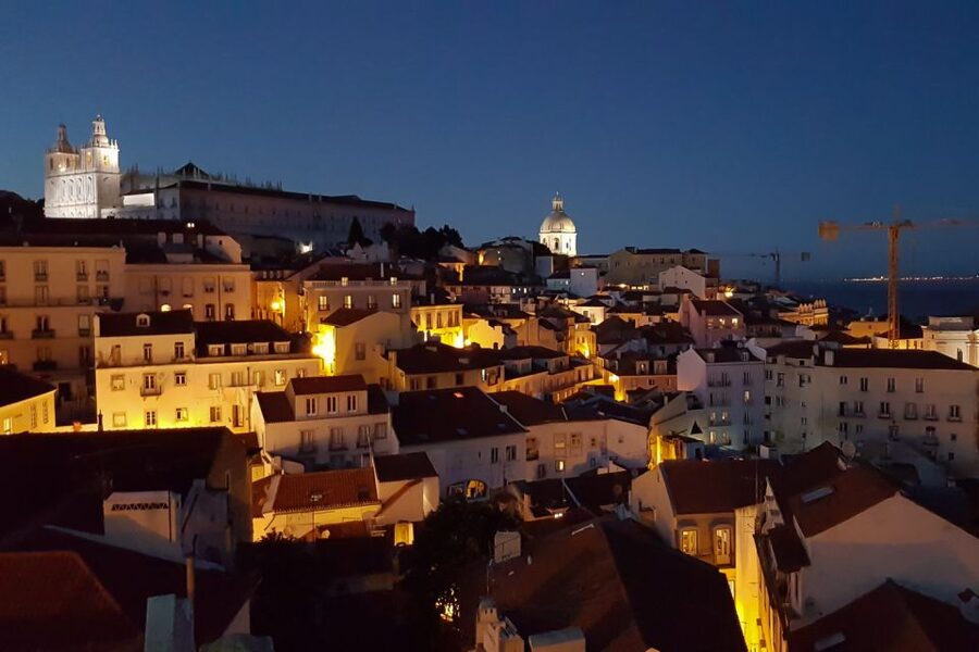 Lisbon: Vintage vehicle replica Romantic Private Tour - Why a vintage electric car suits Lisbon