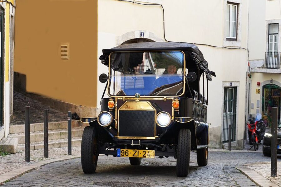 Lisbon: Vintage vehicle replica Romantic Private Tour - Estrela Basilica and Lisbon’s Baroque side