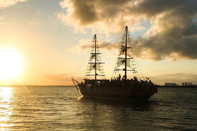 Live a Romantic Night Cruise Dinner at COLUMBUS (open bar included) - Timing, booking, and cancellation