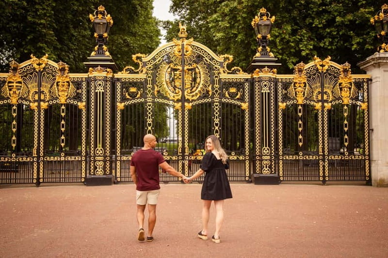 London: Private Couples Photography Session with Landmarks - Price and value for two people