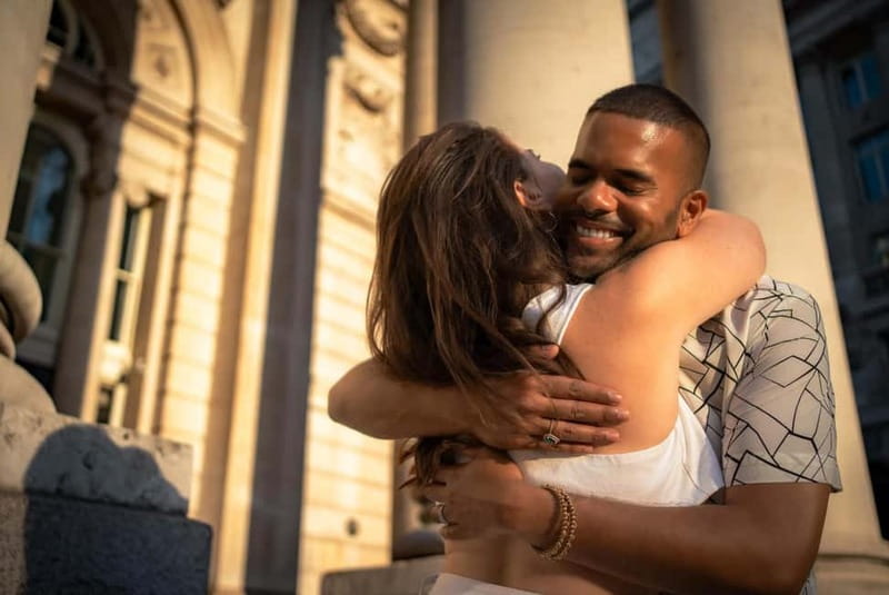 London: Private travel vacation photoshoot -Romantic Special - A flexible route beyond the main landmark