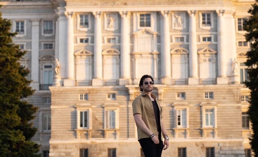 Madrid: Photoshoot for couples - What you receive after the camera stops