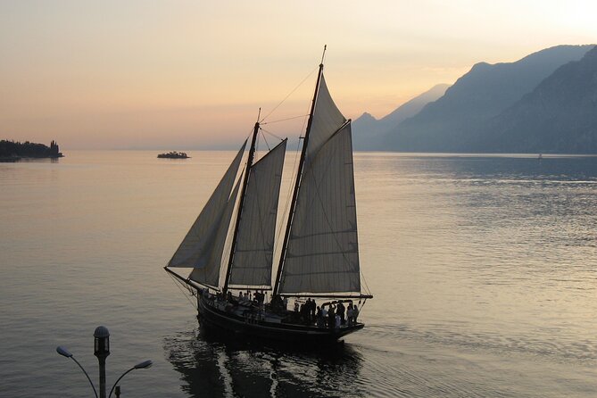 Malcesine: Sunset Romantic Cruise - Sailing Lake Garda on Siora Veronica