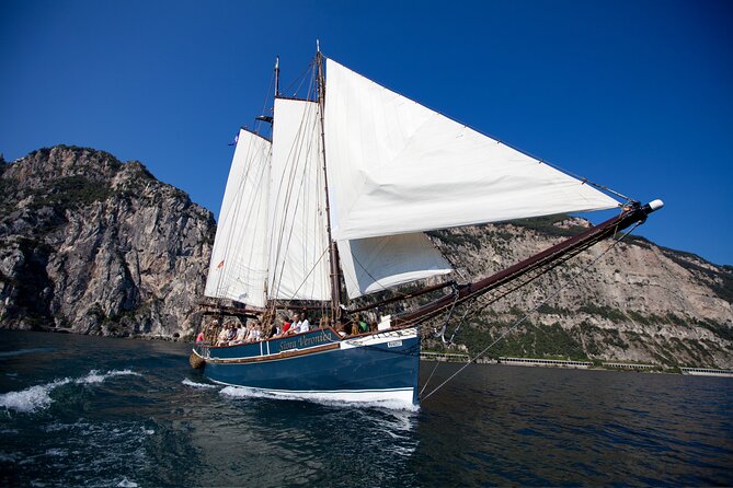 Malcesine: Sunset Romantic Cruise - What the 5:00 pm departure means