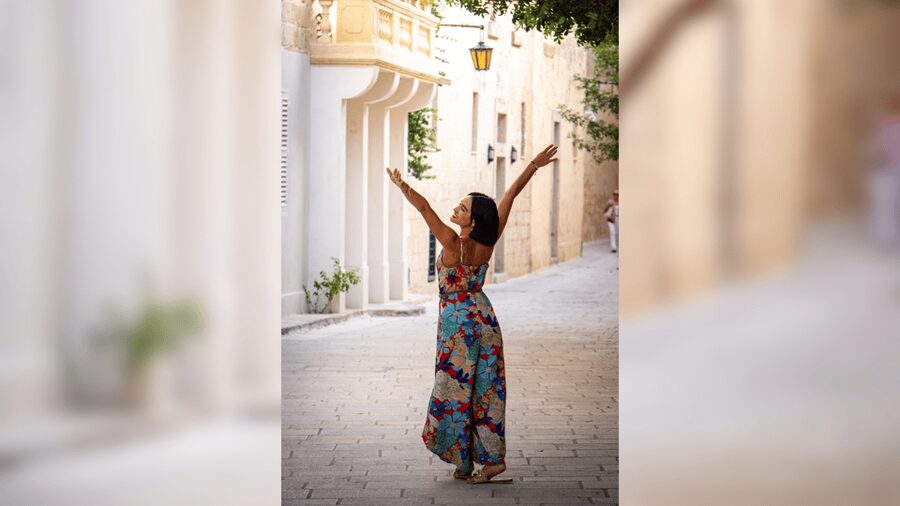 Malta: Romantic Couples Photoshoot - Small details that improve the session
