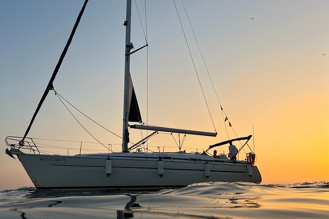 Marriage Proposal Boat Trip in Barcelona - Catalan champagne and Spanish wine