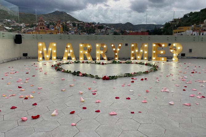 Marriage proposal in Guanajuato. - Terraces, views, and the small access issue