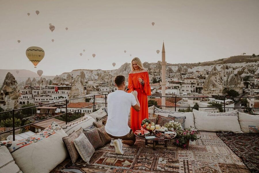 Marriage Proposal Surprise & Engagement in Cappadocia - Key points at a glance