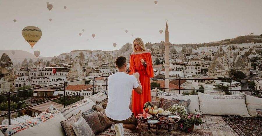 Marriage Proposal Surprise & Engagement in Cappadocia - A three-hour plan with two distinct valley stops
