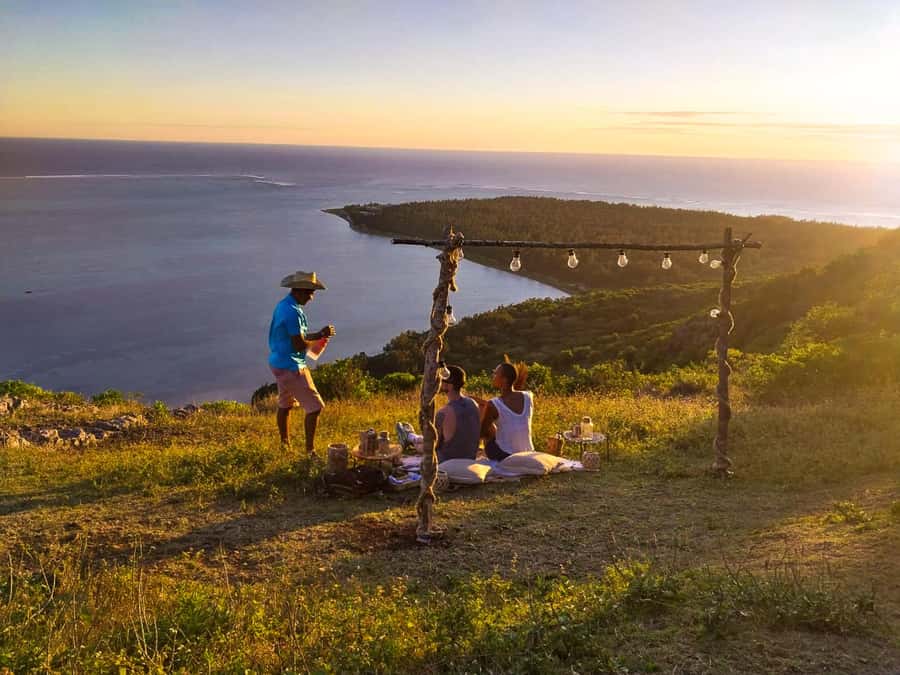 Mauritius: Exclusive Le Morne Sunset Hike & Aperitivo - Starting at Local Spirit near Le Morne