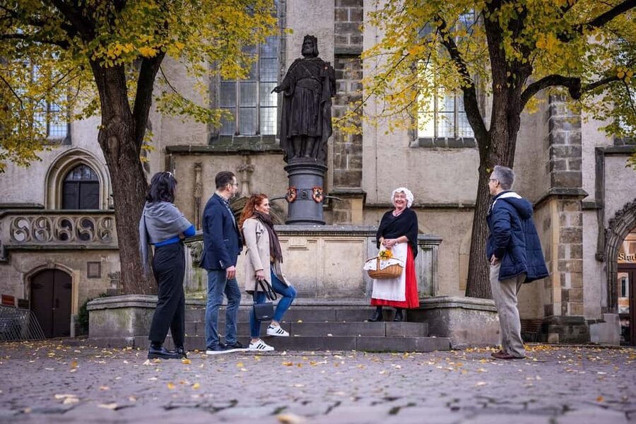 Meißen: Guided Walking Tour 'Romantic Evening Stroll' - Meeting the Bürgerfrau at Markt 3