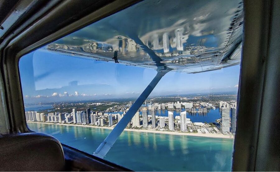 Miami: Romantic 1-Hour Private Flight Tour with Champagne - Who will enjoy this most?