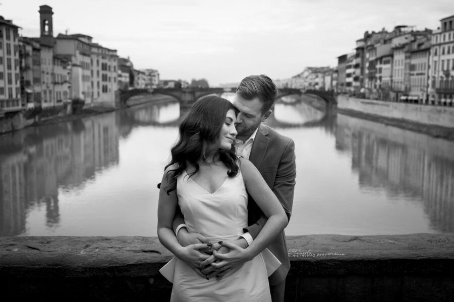 Montalcino personal photo service for couples and families - What the Montalcino photo walk is really like