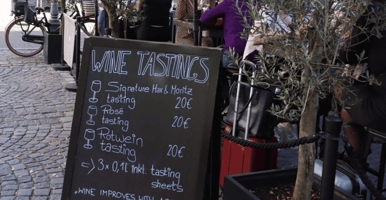 Munich: Romantic Wine Experience for Two at Viktualienmarkt - The bottle: sparkling wine rather than a formal tasting lesson
