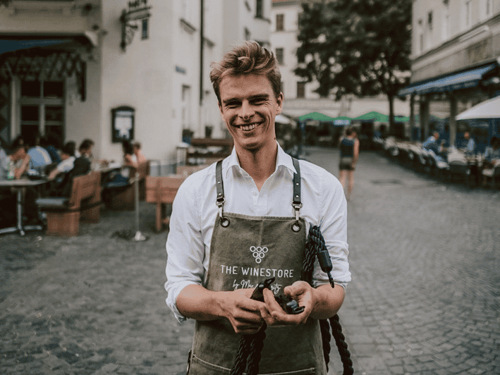 Munich: Romantic Wine Experience for Two at Viktualienmarkt - How romantic is the atmosphere?
