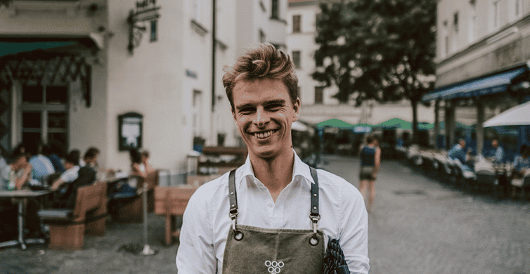 Munich: Romantic Wine Experience for Two at Viktualienmarkt - What happens when you arrive at Max & Moritz Wine Bar