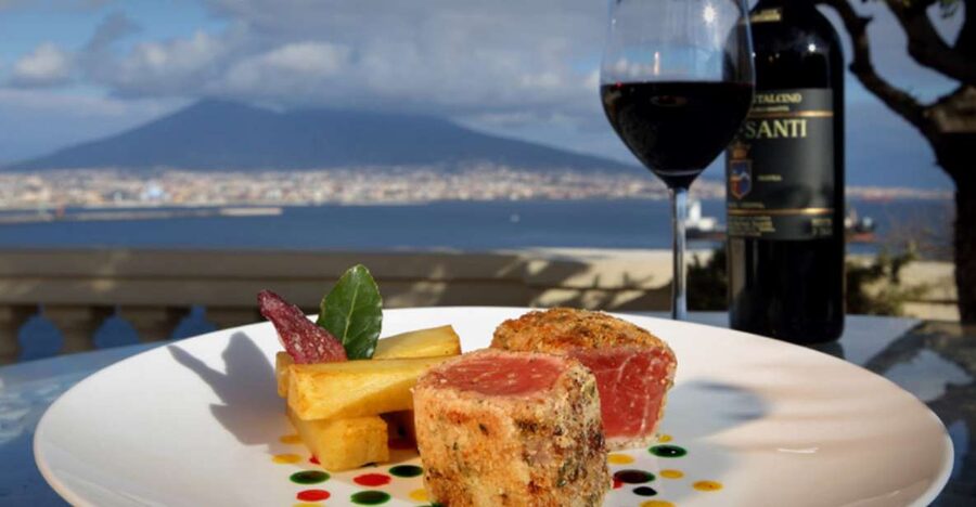 Naples: romantic dinner on the rooftop terrace - Terrace dining versus an indoor table