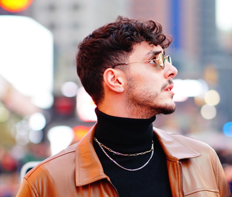 New York City: Solo or Couples Photoshoot in Times Square! - Twenty to Fifty Photos Within 72 Hours