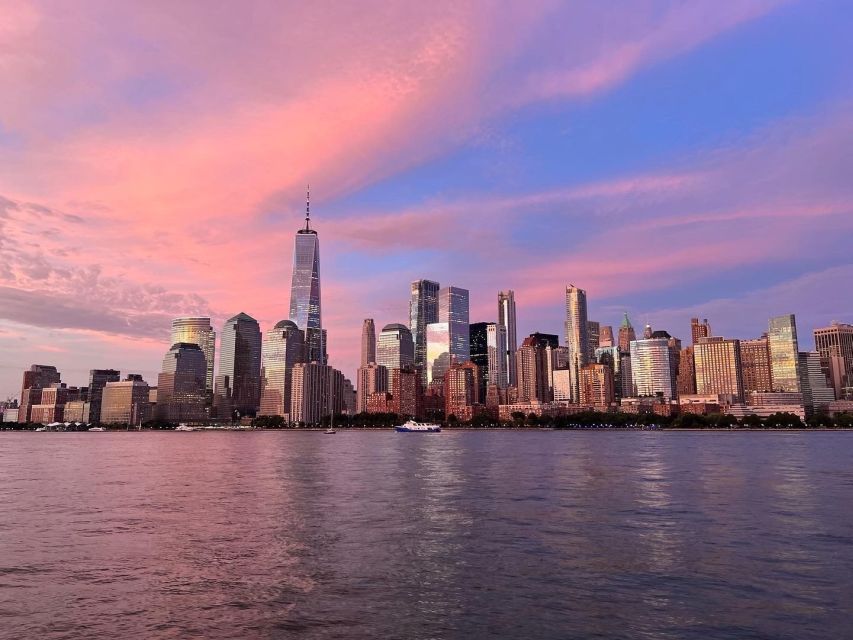 NYC: Romantic Valentine's Day Champagne Cruise - Key Points at a Glance