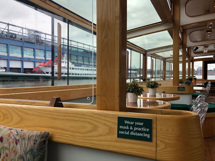 NYC: Romantic Valentine's Day Champagne Cruise - Hudson Yards and the Lower Manhattan Skyline