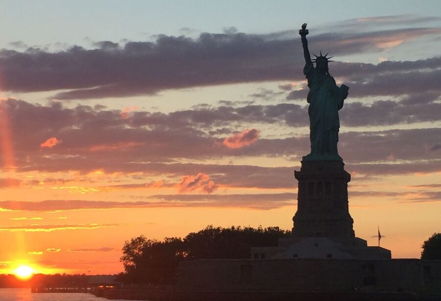 NYC: Romantic Valentine's Day Champagne Cruise - The Open Deck, Winter Weather, and Photo Opportunities
