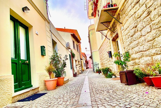 Olbia: Private Romantic Tuk-Tuk Tour - Starting at Molo Brin and the Monumento ai caduti