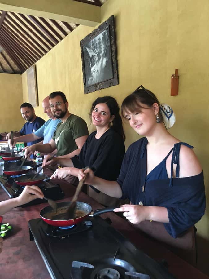 packages cooking class and romantic dinner in a local home - What the evening feels like for couples