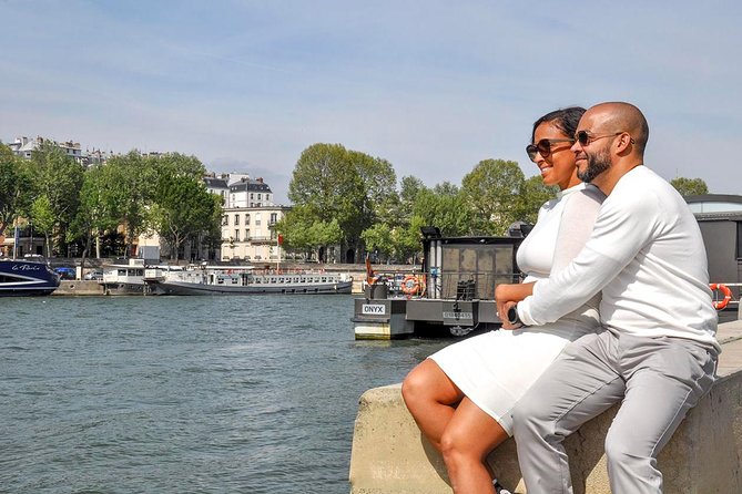 Paris Engagement Proposal Private Walking Tour with Professional Photographer - The proposal itself