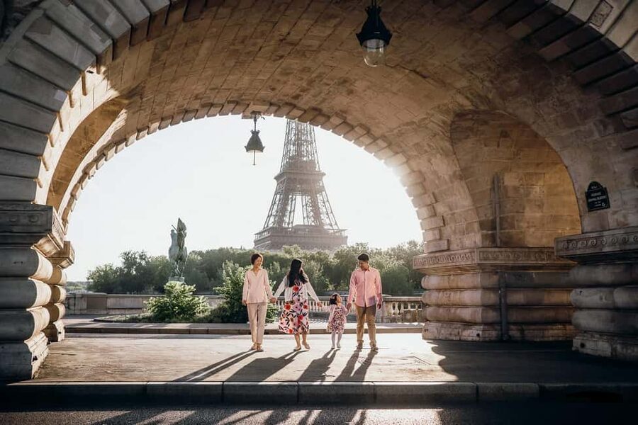 Paris: Private Eiffel Tower Photoshoot for Couples & Family - Port Debilly: river views and a final change of pace