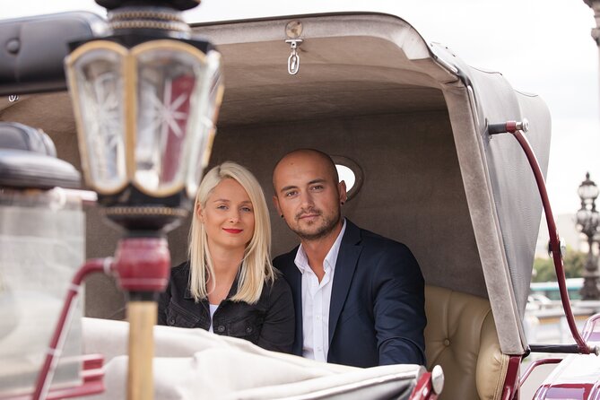 Paris Private Romantic Horse & Carriage Ride - The Eiffel Tower is more than a meeting point