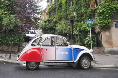 Paris Private Tour: Romantic Tour in a 2CV