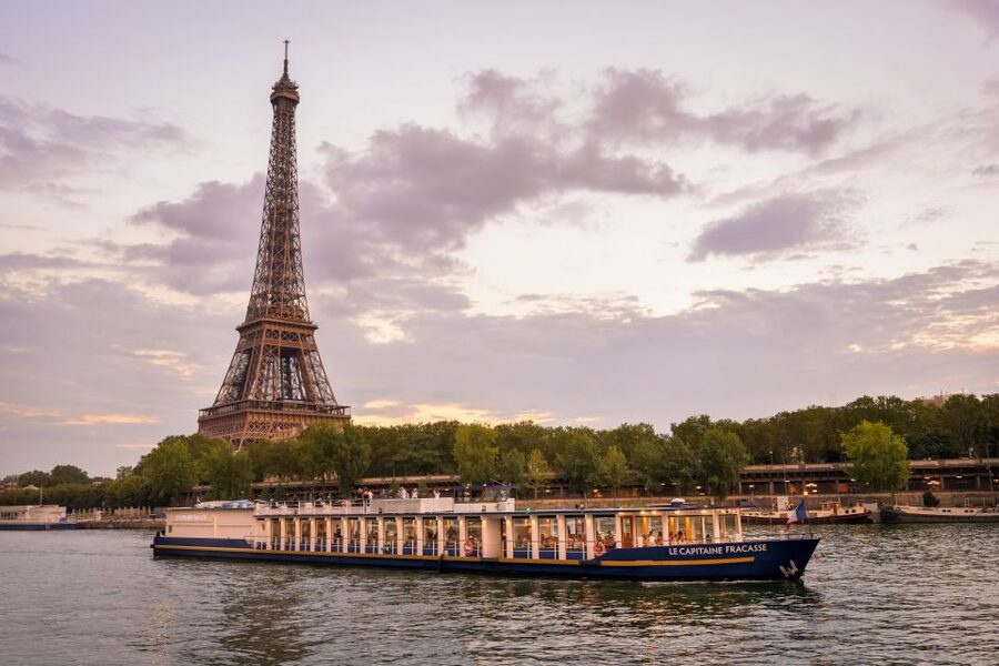 Paris: Romantic Cruise with 3-course Dinner on Seine River - Price, seating, and practical value