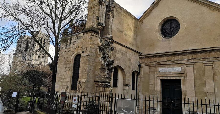 Paris: Romantic Piano Concert at Saint-Julien-le-Pauvre - What happens from arrival to the final note