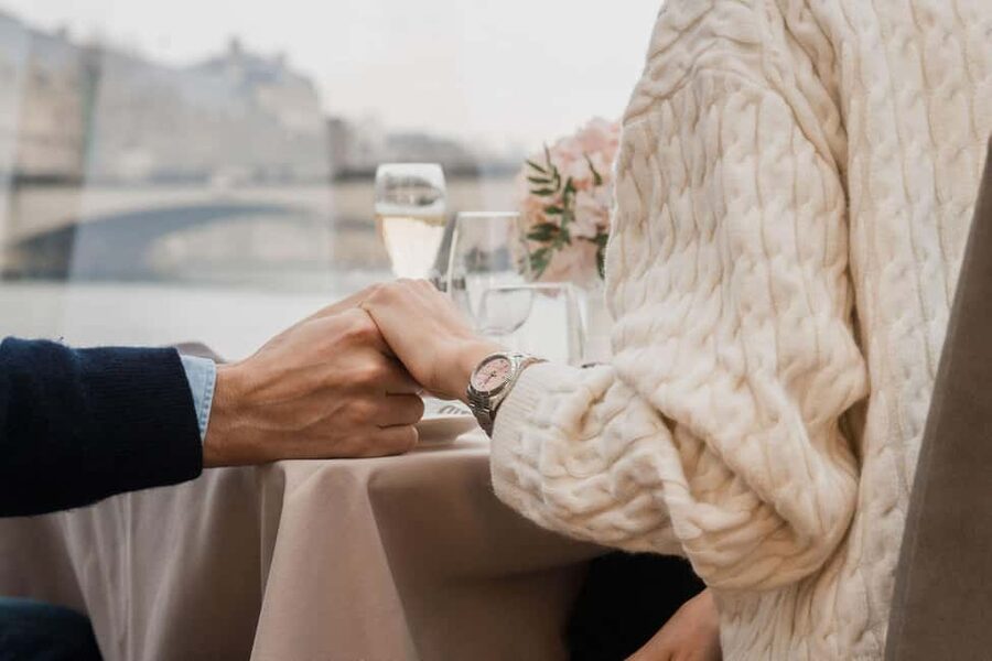 Paris : Valentine's Day Diner Cruise on the Seine river - What you actually get for $271