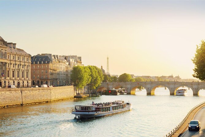 Paris Valentine's Day Dinner Cruise by Bateaux-Mouches - Key points to know before booking