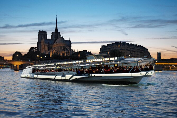 Paris Valentine's Day Dinner Cruise by Bateaux-Mouches - The Seine after dark and the Eiffel Tower