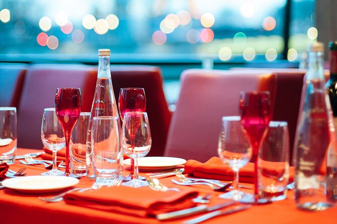 Paris Valentine's Day Dinner Cruise by Bateaux-Mouches - Dress, weather, and practical comfort