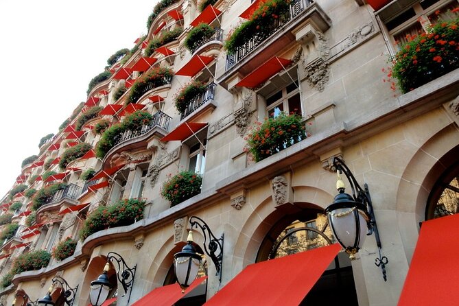 Parisian Love Affair: Elegant Romance Private Tour in Paris - Why the private format matters